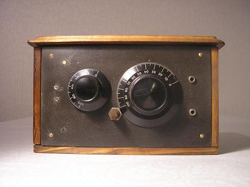 Radio desconocida con 2 vlvulas