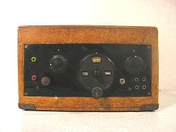 Radio desconocida con 3 vlvulas